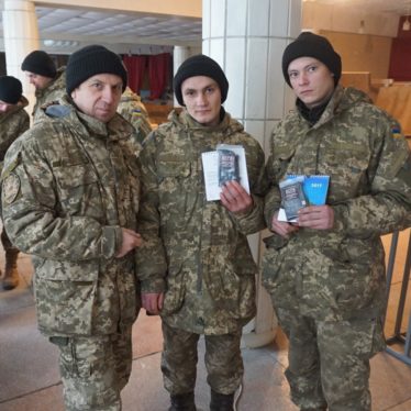 These Ukrainian Soldiers Want to Hear the Gospel